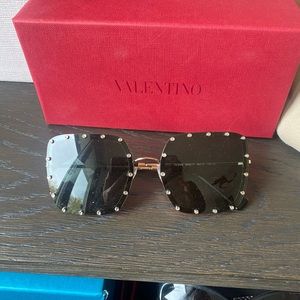 Valentino sunglasses never worn